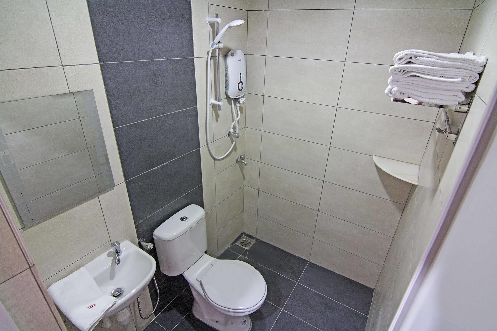 Thanks Hotel Parit Buntar Eksteriør billede